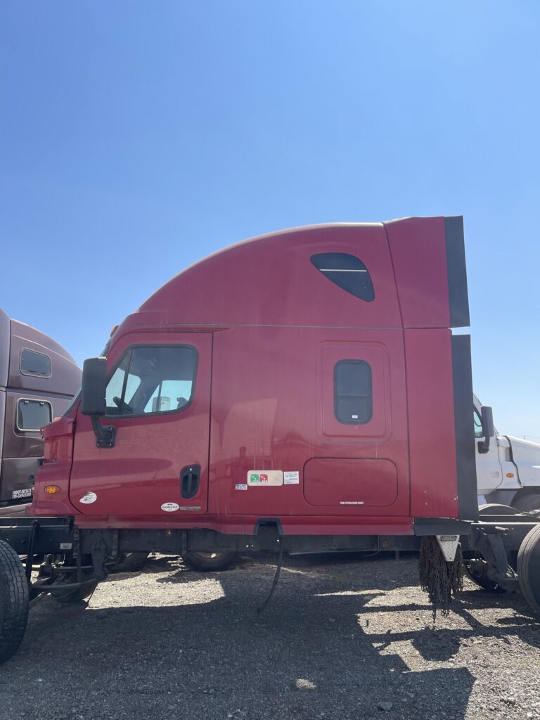 2015 Freightliner Cascadia Cab